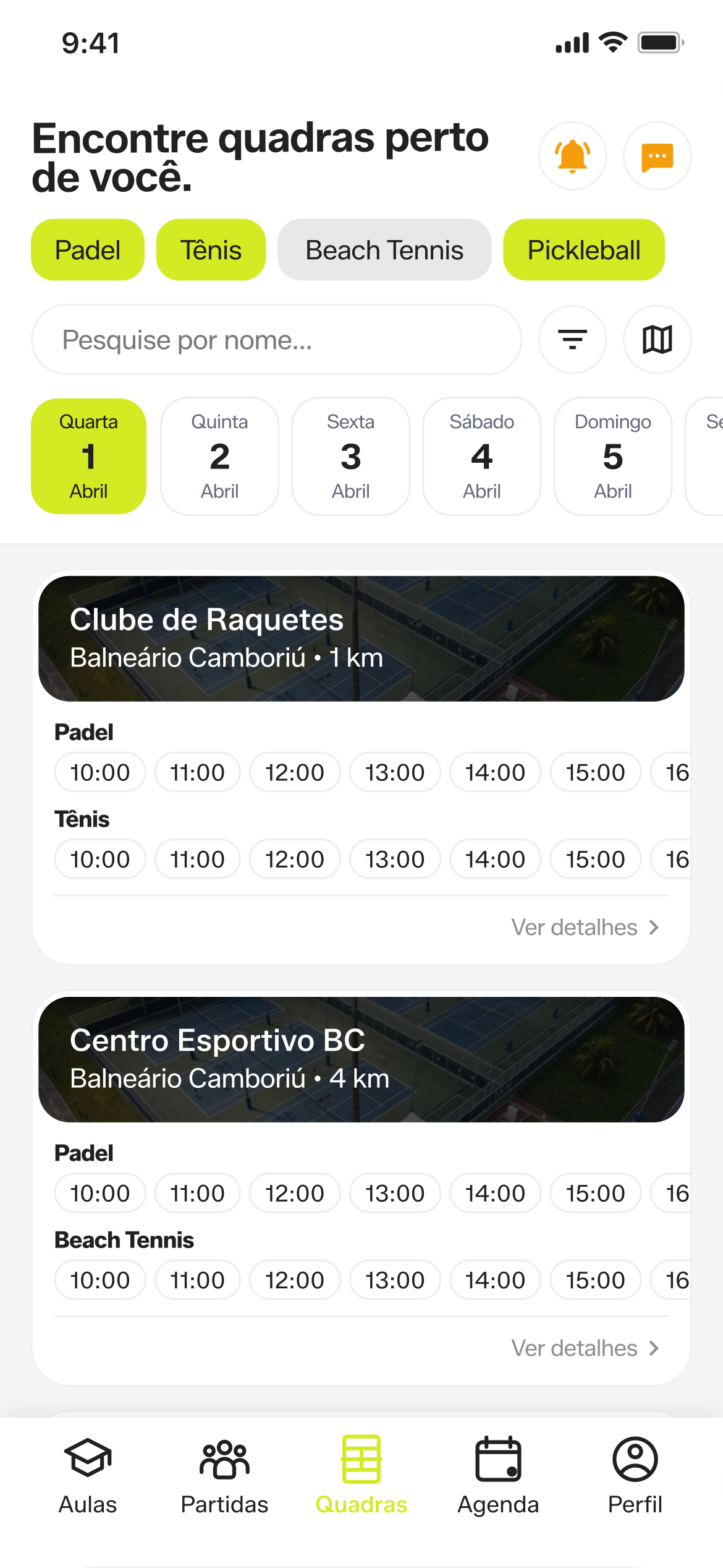 Print do app: tela de quadras próximas com os horários livres